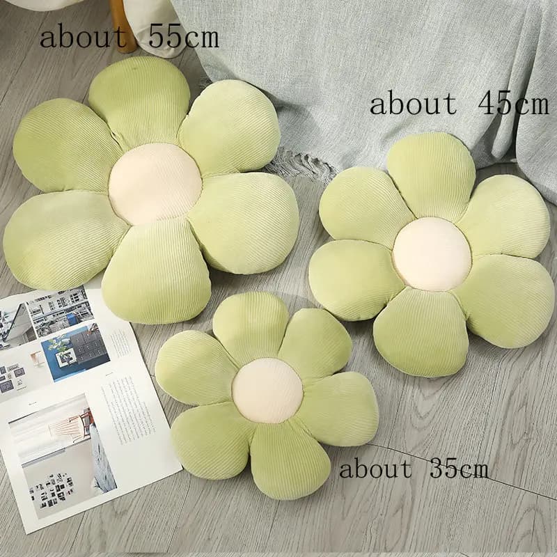 Almofadas decorativas flor seis pétalas em três tamanhos diferentes na cor verde claro com centro creme