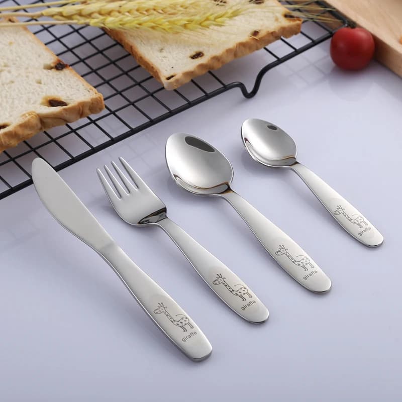 Conjunto de talheres infantis Fazenda Encantada aço inox 18/10 com faca, garfo e duas colheres