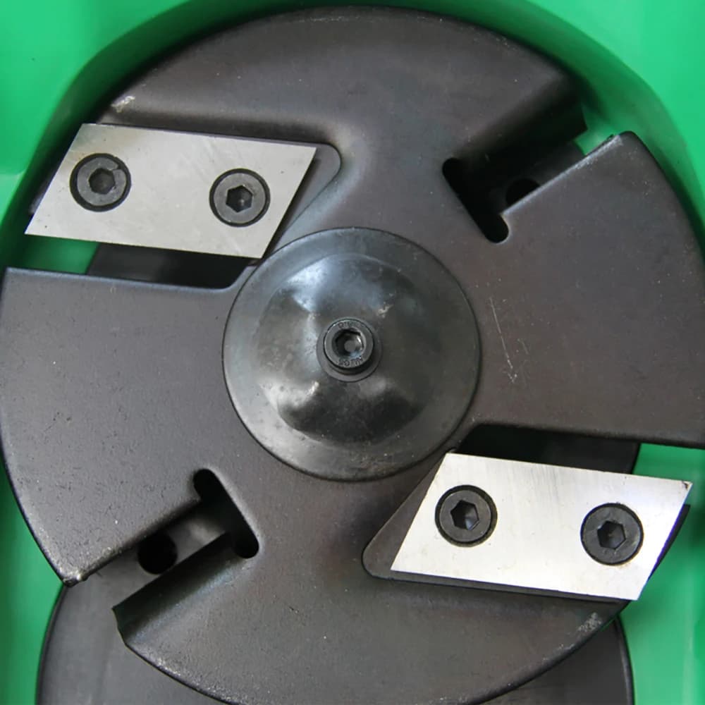 Lâminas metálicas prateadas instaladas em trituradora de jardim compatível com Eco ES1600 e Einhell BG-KS 2040
