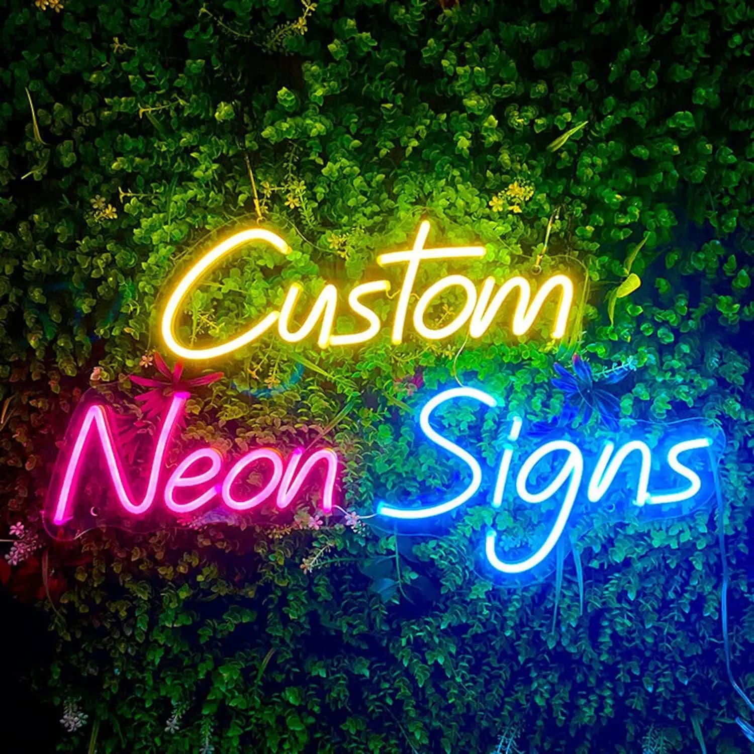 Letreiro neon personalizado com texto 'Custom Neon Signs' em neon colorido