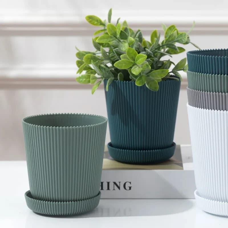 Vasos de flores artificiais decorativos em plástico, coleção de suculentas, verde, cinza e branco.