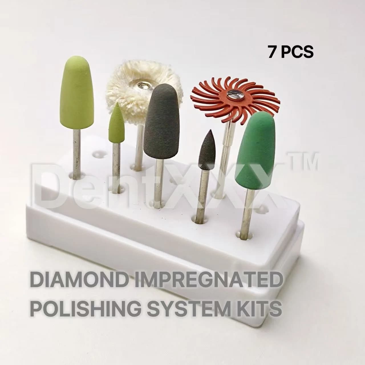 Kit de polimento com sete peças em suporte branco, incluindo brocas de silicone e polidor de lã.
