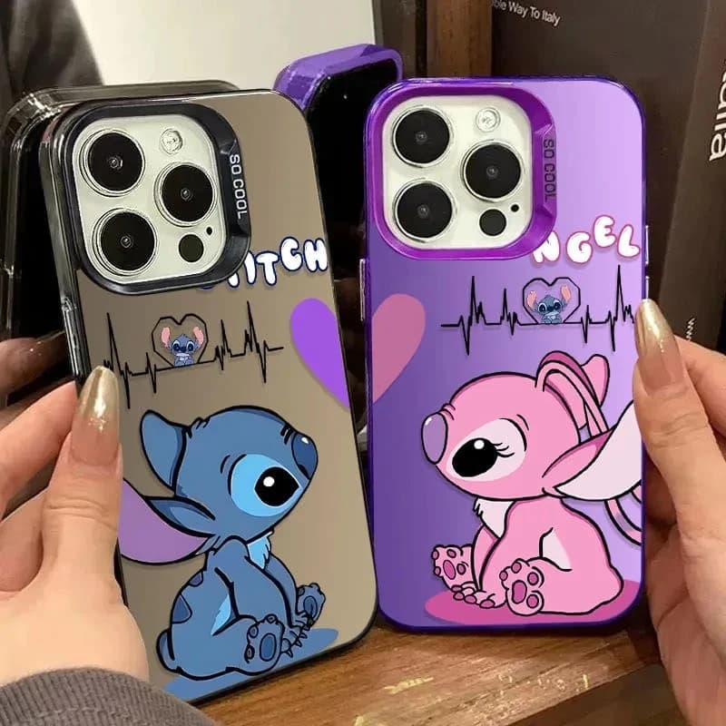 Capa de telefone iPhone com design de Stitch e Angel, personagens da Disney