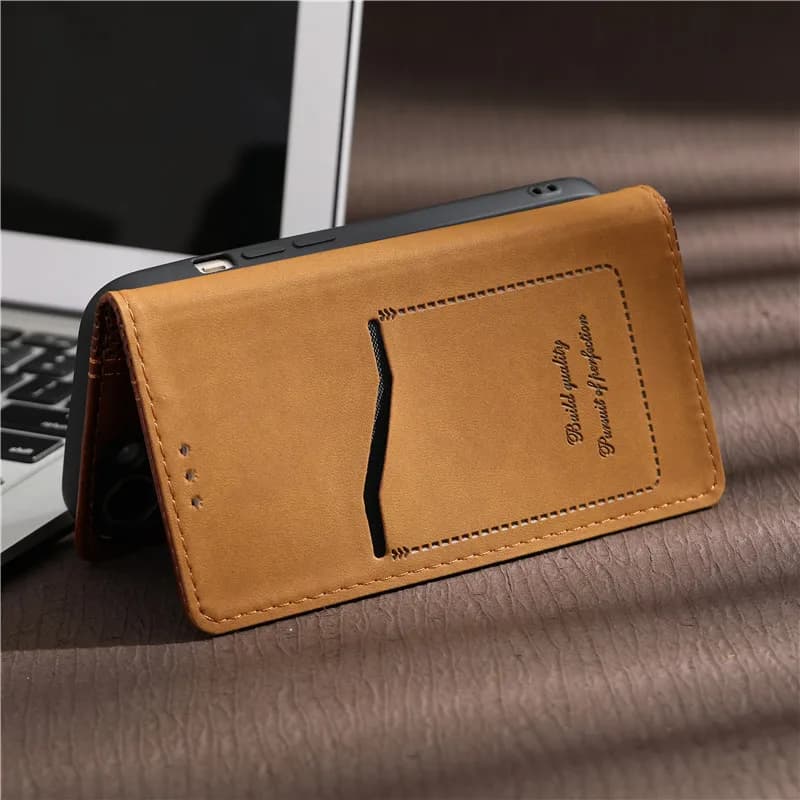 Capa flip para Moto G100 Pro em couro sintético marrom claro com bolso para cartão