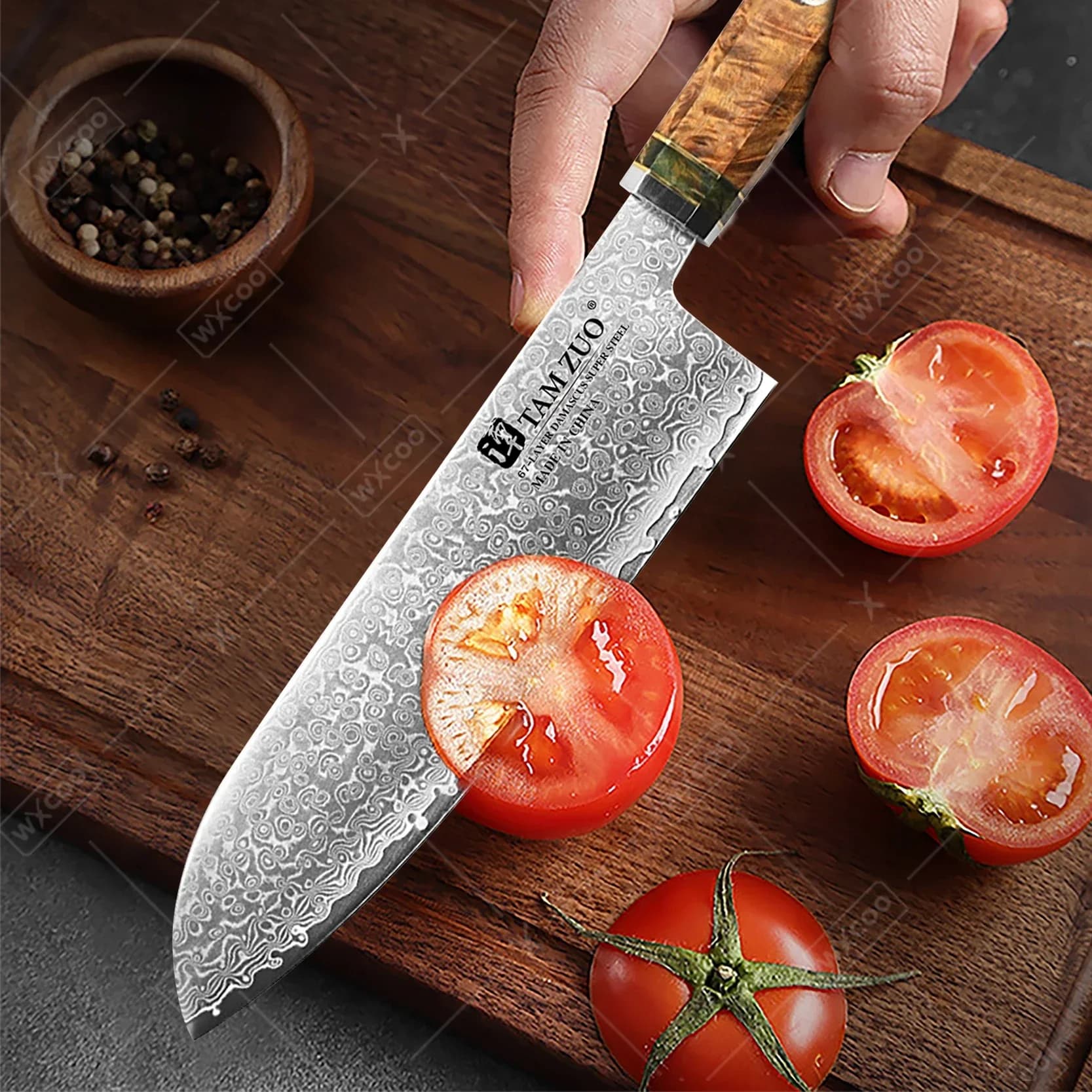 Faca Wxcoo Kiritsuke Chef em aço damasco com cabo de madeira e corte de tomate