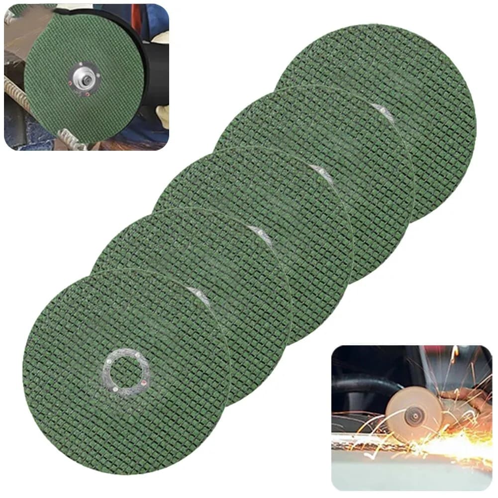 Discos de corte rápido para metal 107mm verde em uso com rebarbadora gerando faíscas