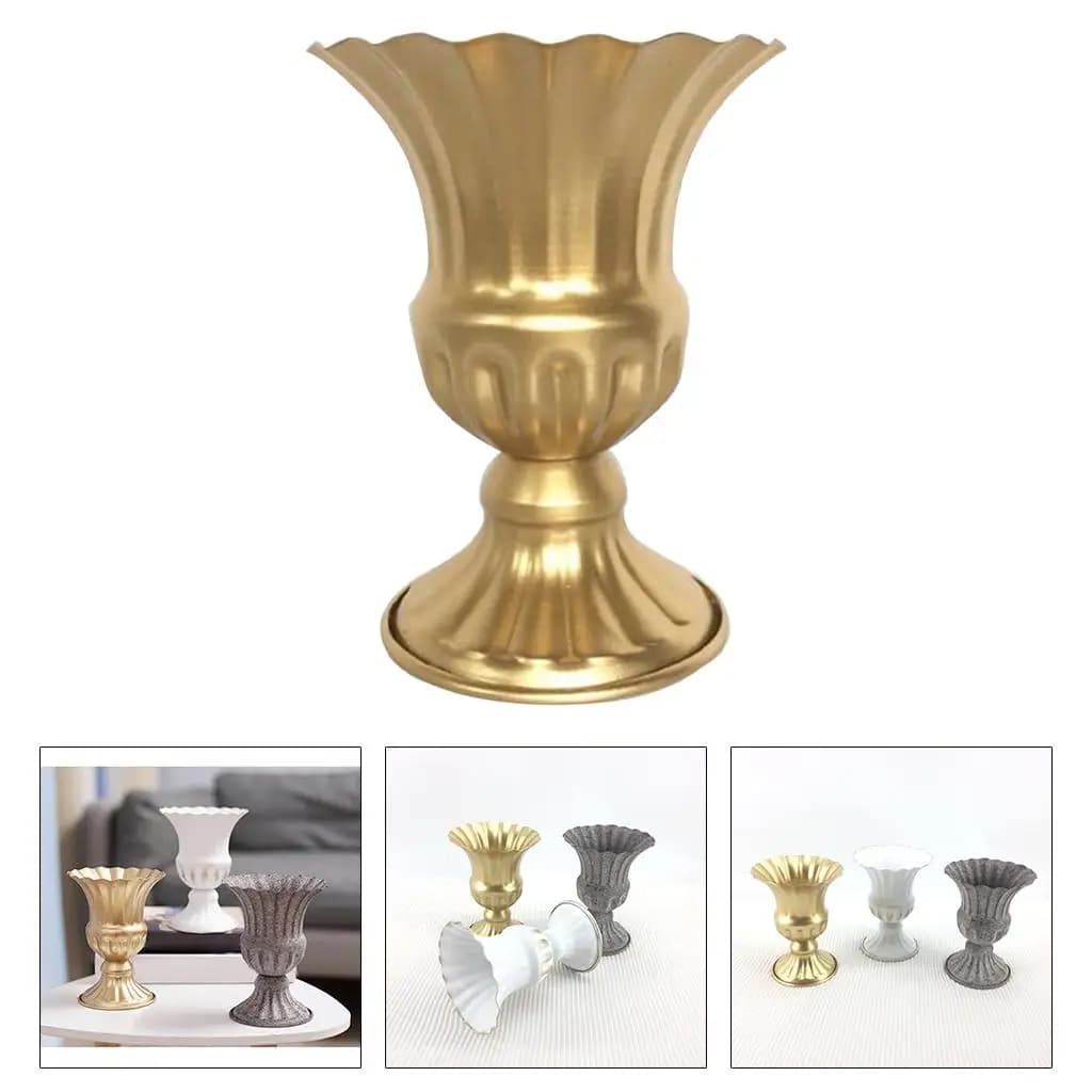 Vaso decorativo vintage médio em ferro dourado com design retrô para flores secas