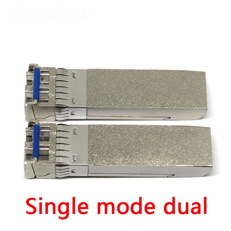 Dois módulos transceptores SFP+ prata para fibra óptica single mode dual 10G com conector LC