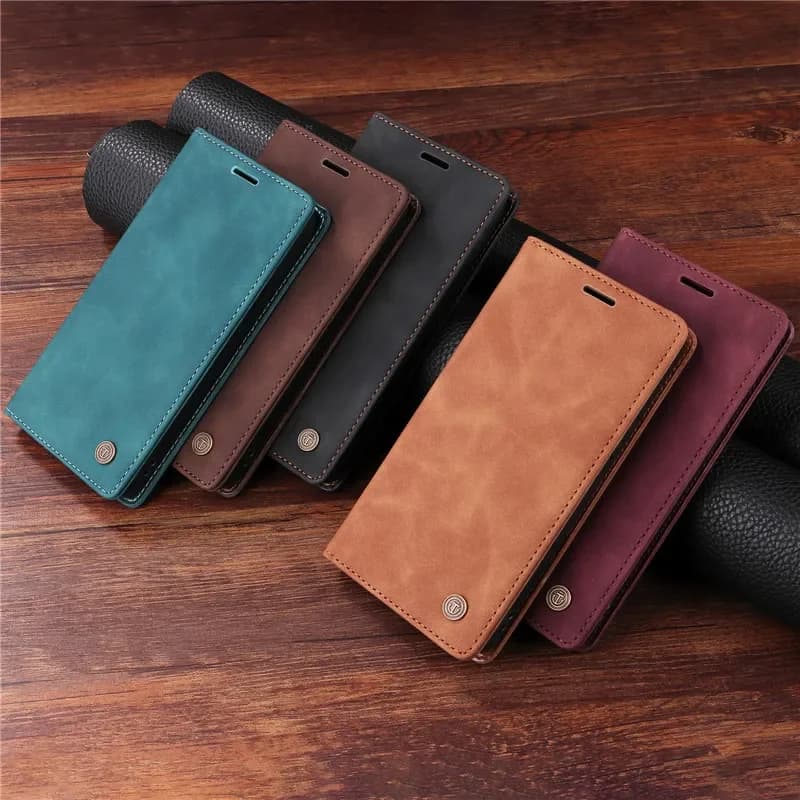 Variedade de capas carteira para celular em couro sintético cores variadas incluindo azul escuro