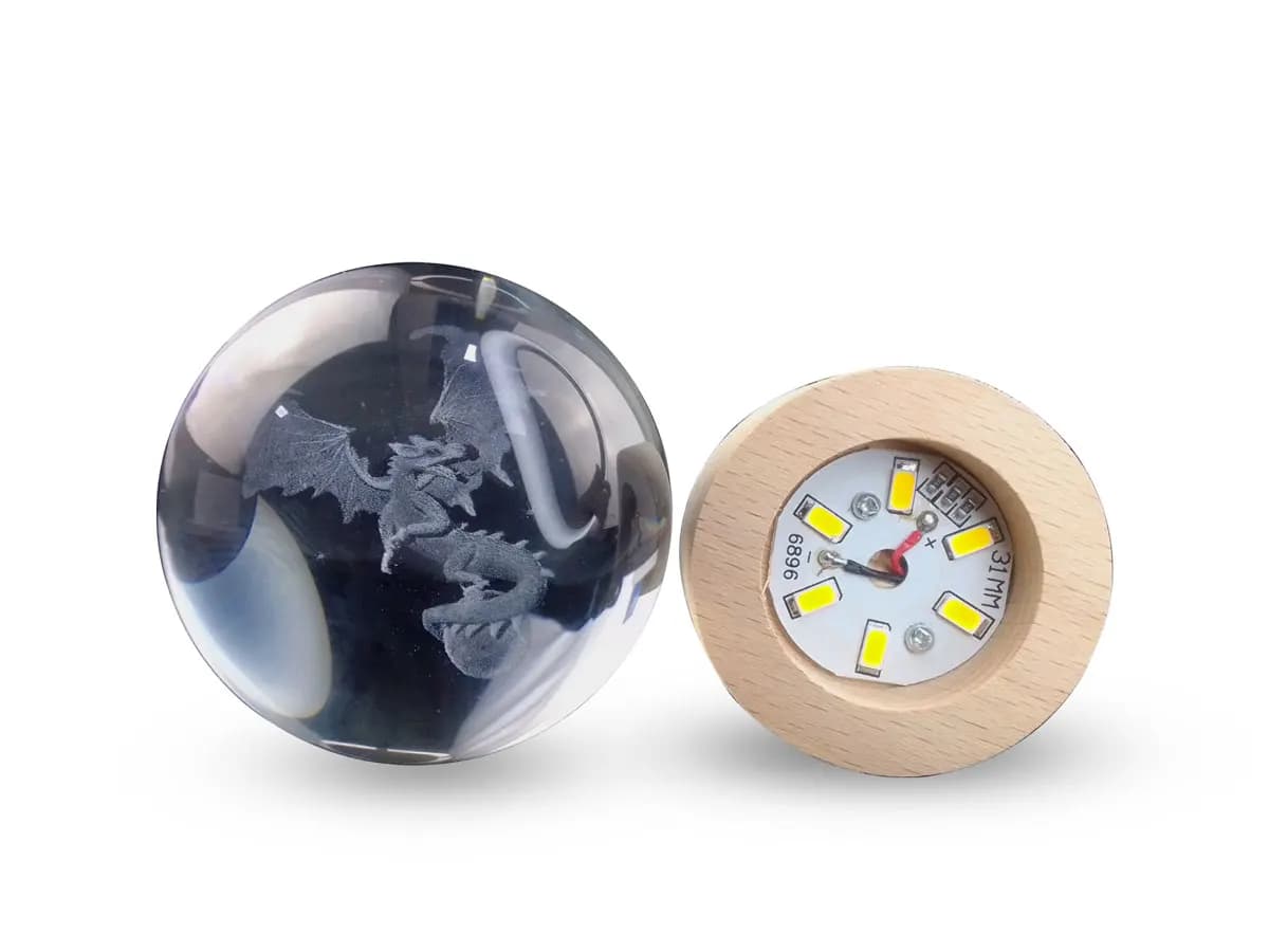 Esfera de vidro com dragão 3D e base de madeira com LED para luminária abajur decorativa