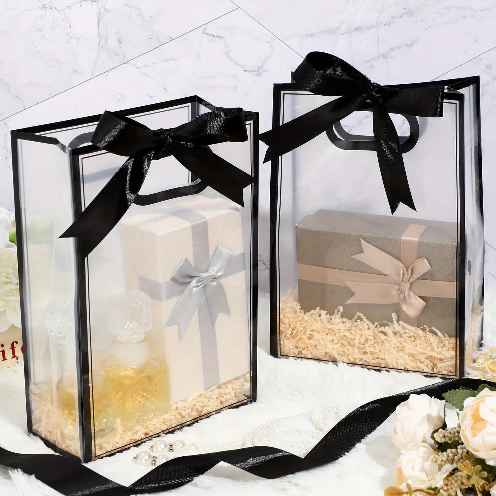 Saco de presente reutilizável Jácotei transparente com alças e fita preta, conjunto 10 peças
