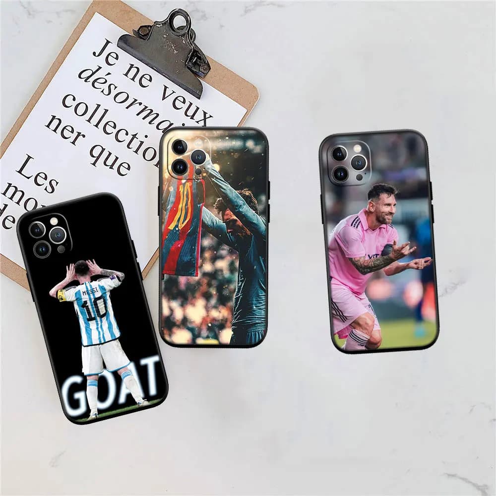 Capas de telefone Xiaomi com imagens de Lionel Messi em ação e fundo preto destacando o jogador