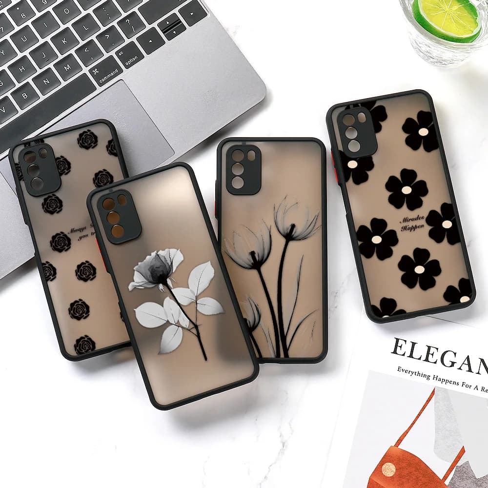 Conjunto de capas para Xiaomi Redmi Note e K60 com estampas florais pretas em fundo transparente