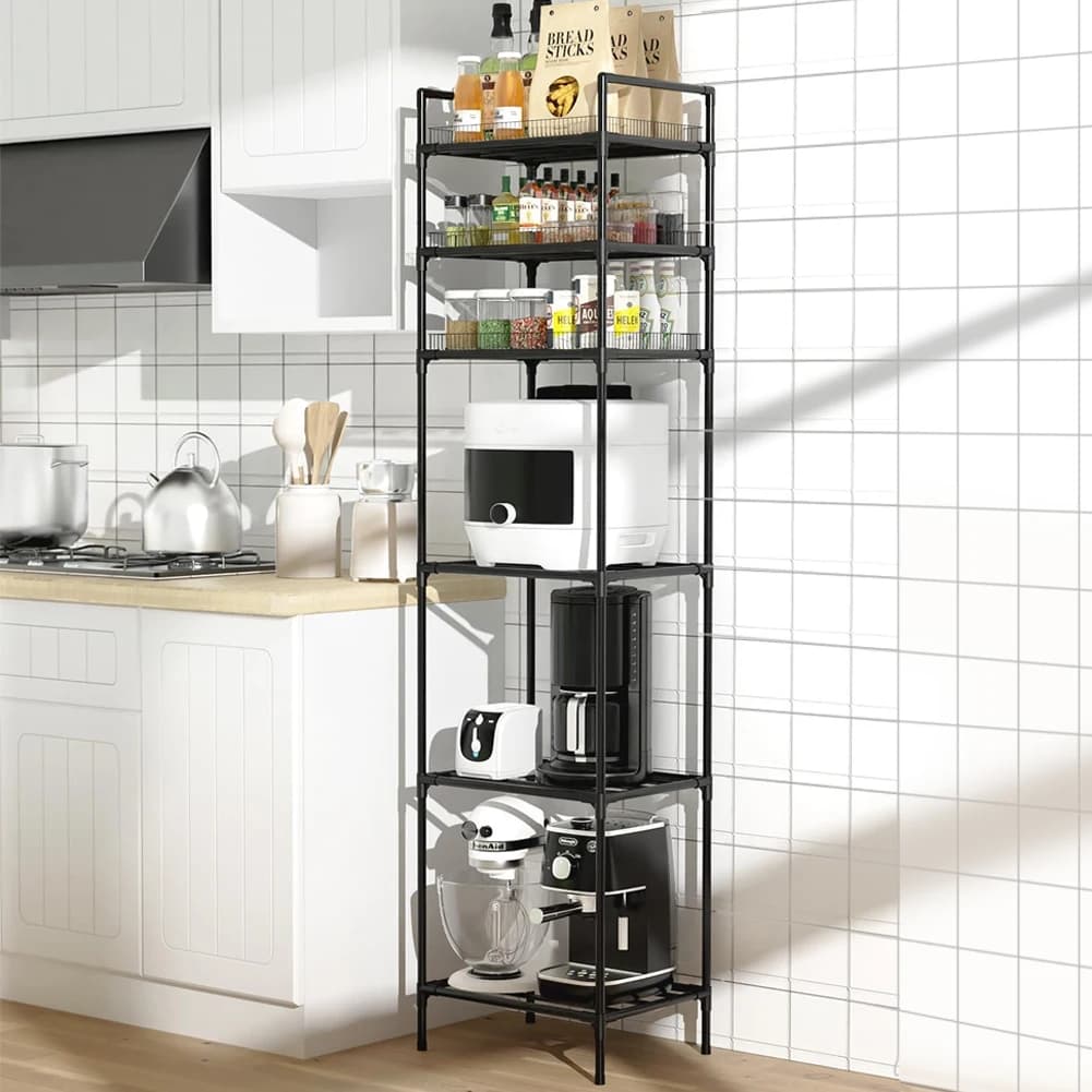 Prateleira de armazenamento multifuncional 6 camadas em metal preto com utensílios de cozinha e eletrodomésticos