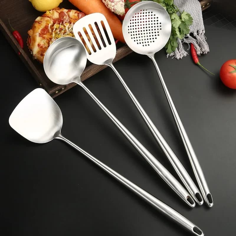Conjunto de utensílios de cozinha em aço inoxidável com espátula, concha, peneira e colher