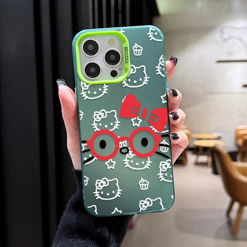 Capa para Xiaomi Redmi 15 verde fosca com estampa Hello Kitty e detalhes em vermelho e branco
