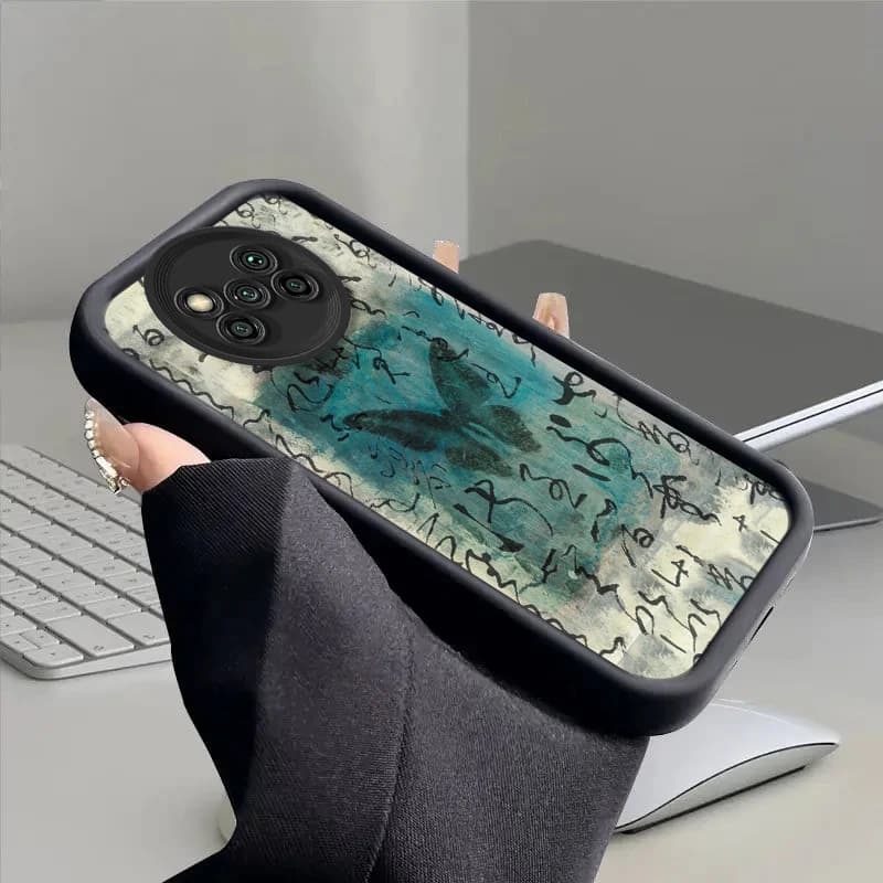 Capa para celular Xiaomi Poco com proteção silicone preta e estampa borboleta azul e escrita