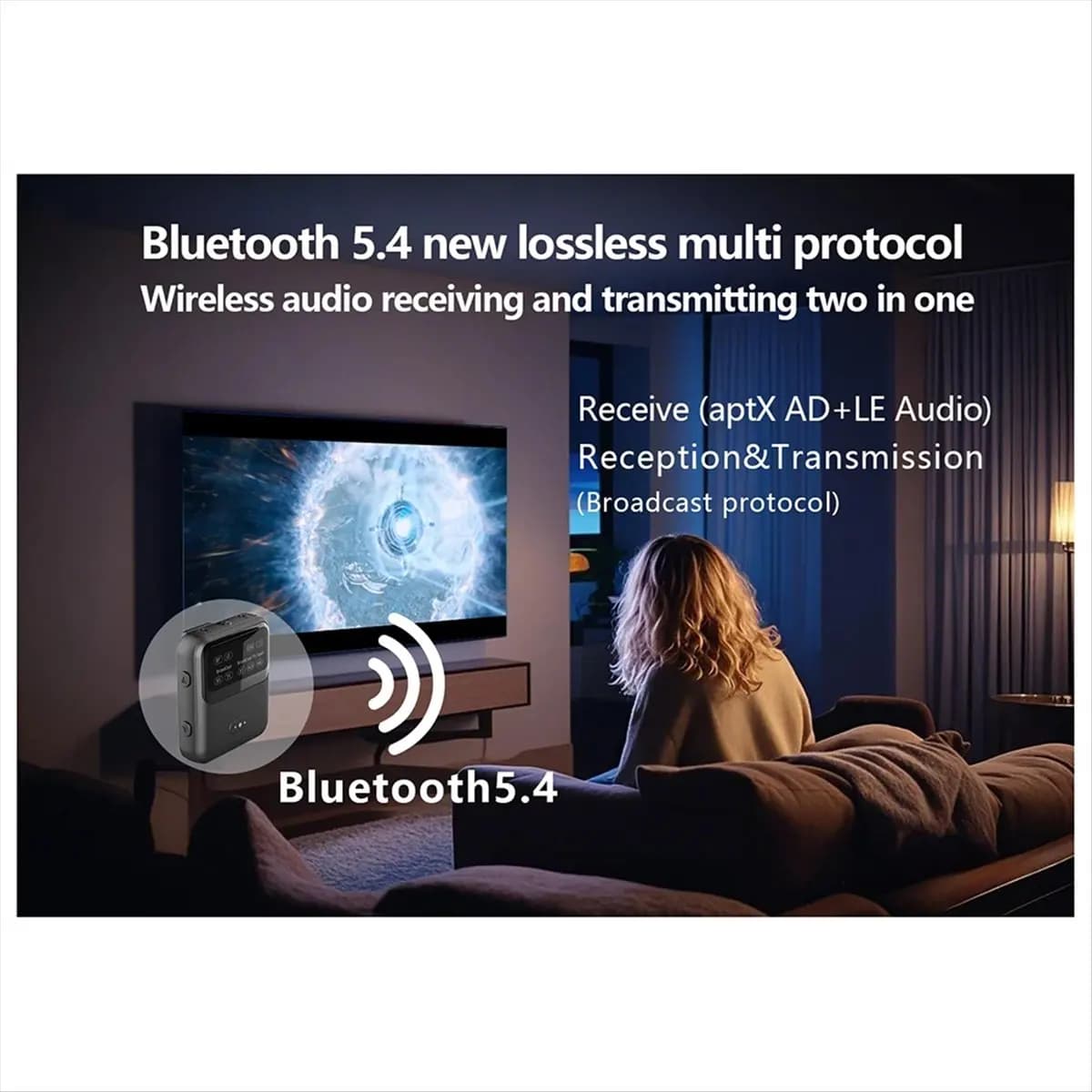 Receptor de áudio Bluetooth 5.4 cinza com mulher assistindo TV