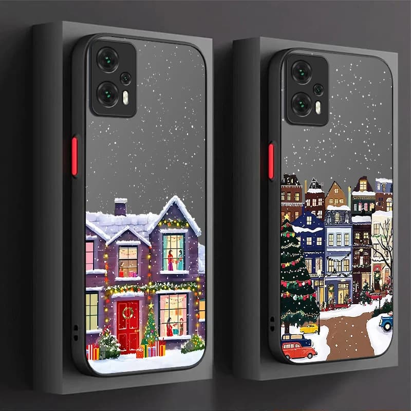 Capa de smartphone com cenário de neve e casa decorada para Natal