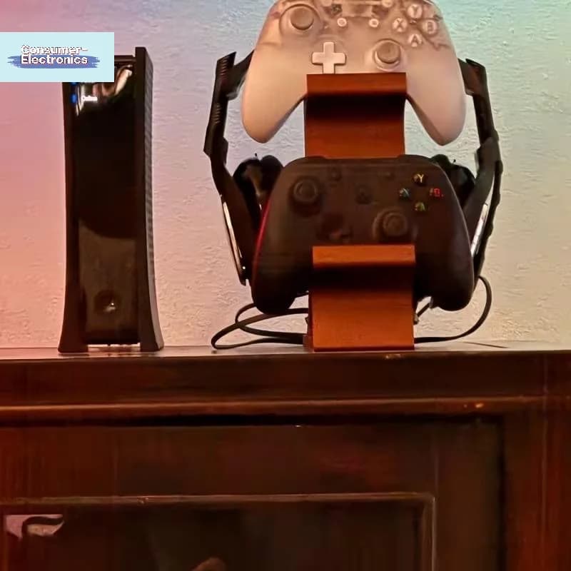 Suporte 3 em 1 para controles e headset gamer, modelo em madeira com dois controles e fone organizados
