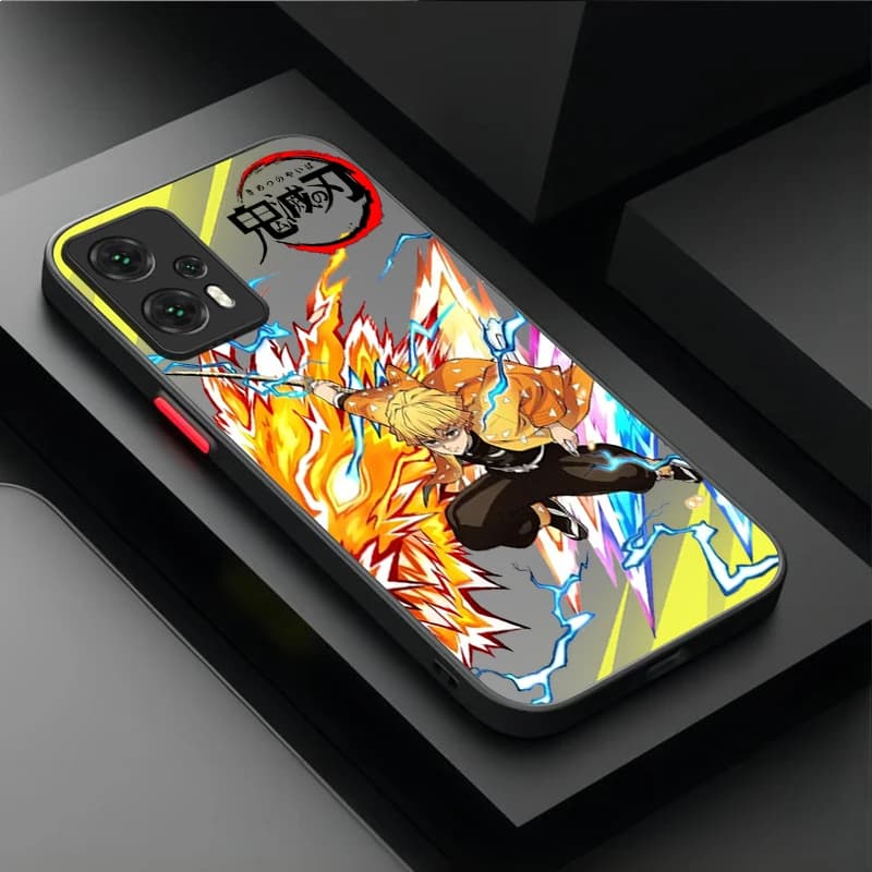 Capa protetora Xiaomi Poco vermelha com design anime Demon Slayer personagem com chamas e raios