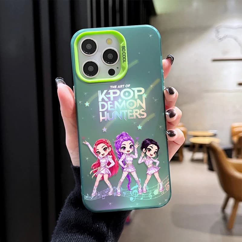 Capa verde para Xiaomi POCO X7 com borda verde neon e design chibi K-KPop Demon Hunters
