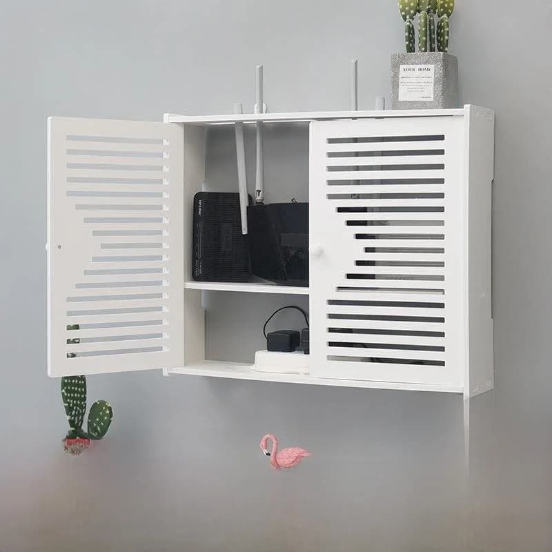 Caixa para TV branca de parede com rack para roteador óptico, portas vazadas e prateleira interna