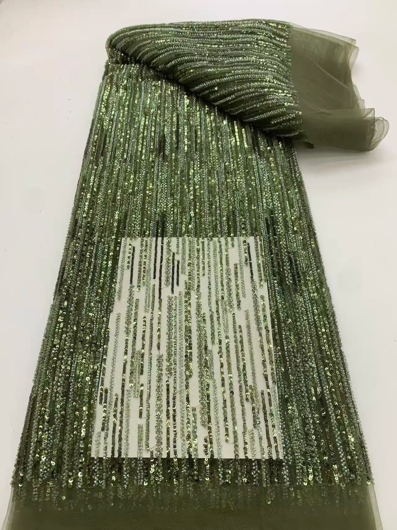Tecido de Malha Densa com Lantejoulas e Contas Listradas 2026 - Material Brilhante para Vestidos de Noite, Moda e Design de Fantasias