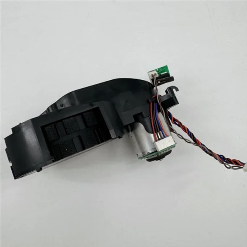 Roda de viagem preta para robô aspirador com componente eletrônico verde