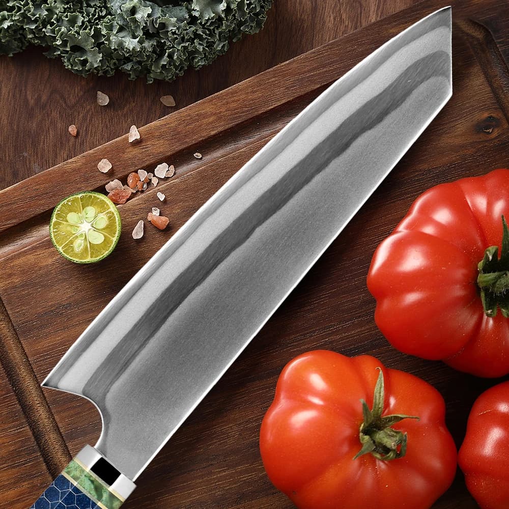 Lâmina de faca Kiritsuke 8 polegadas em aço damasco 440C com detalhes em madeira e tomate ao lado