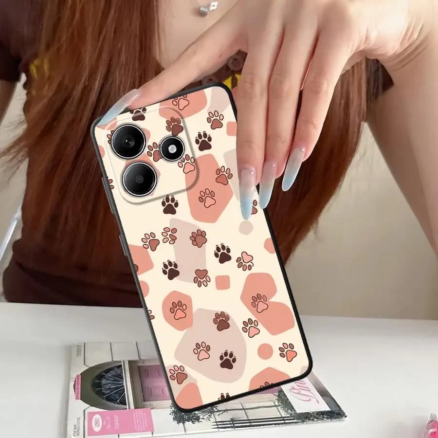 Capa para Xiaomi Redmi Note e Série K com design de patinhas de cachorro em tons de rosa e bege