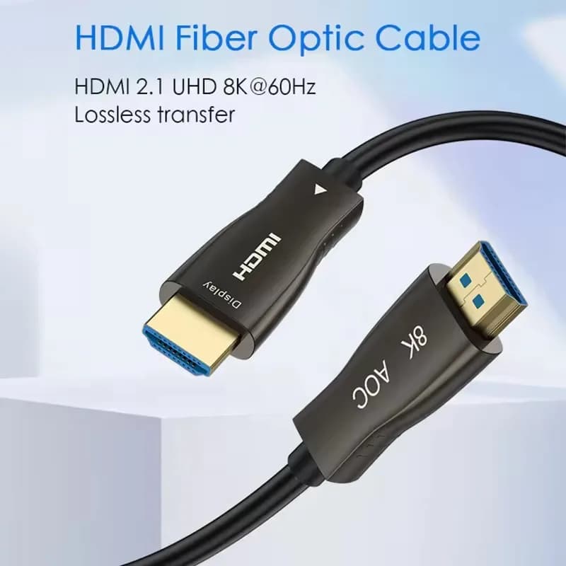 Cabo de fibra óptica HDMI 2.1 preto com conector dourado e prateado, fundo branco, marca HDMI visível.