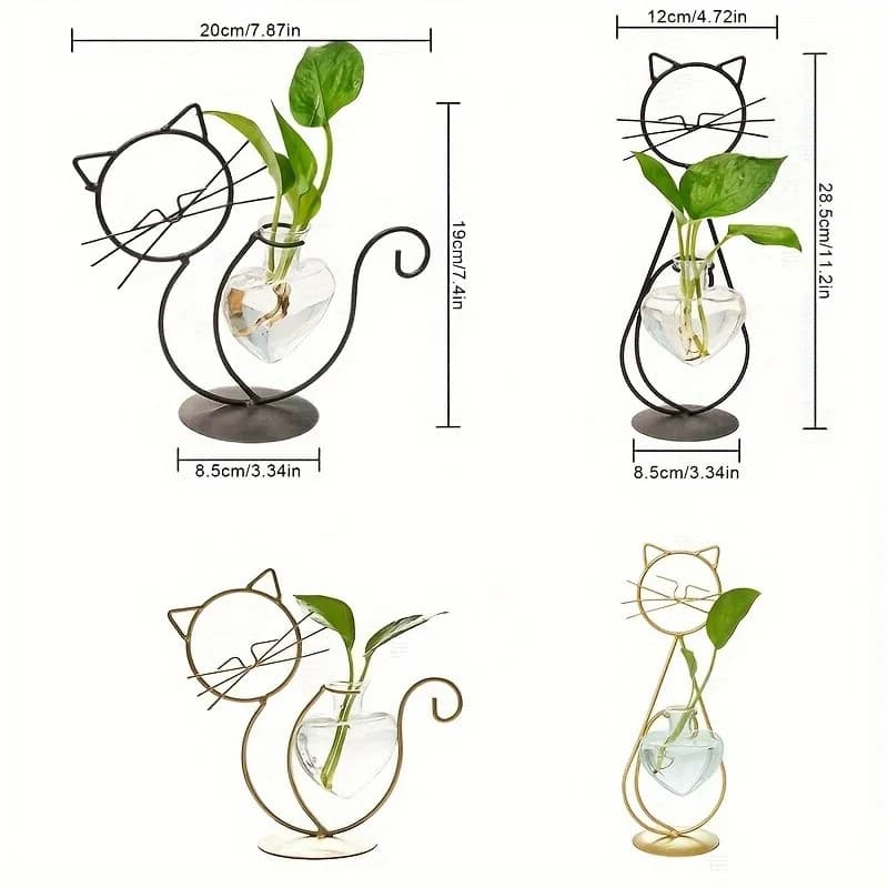 Vaso hidropônico em forma de gato com planta verde em fundo branco