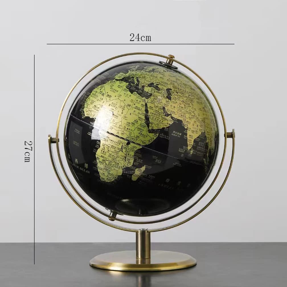 Globo terrestre decorativo preto e verde com base dourada medindo 27 cm de altura e 24 cm de largura