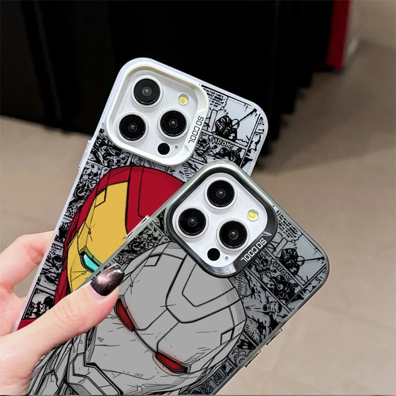 Capa de telefone para iPhone com design do Iron Man, cinza e branco e vermelho e amarelo, com logotipo POCO.