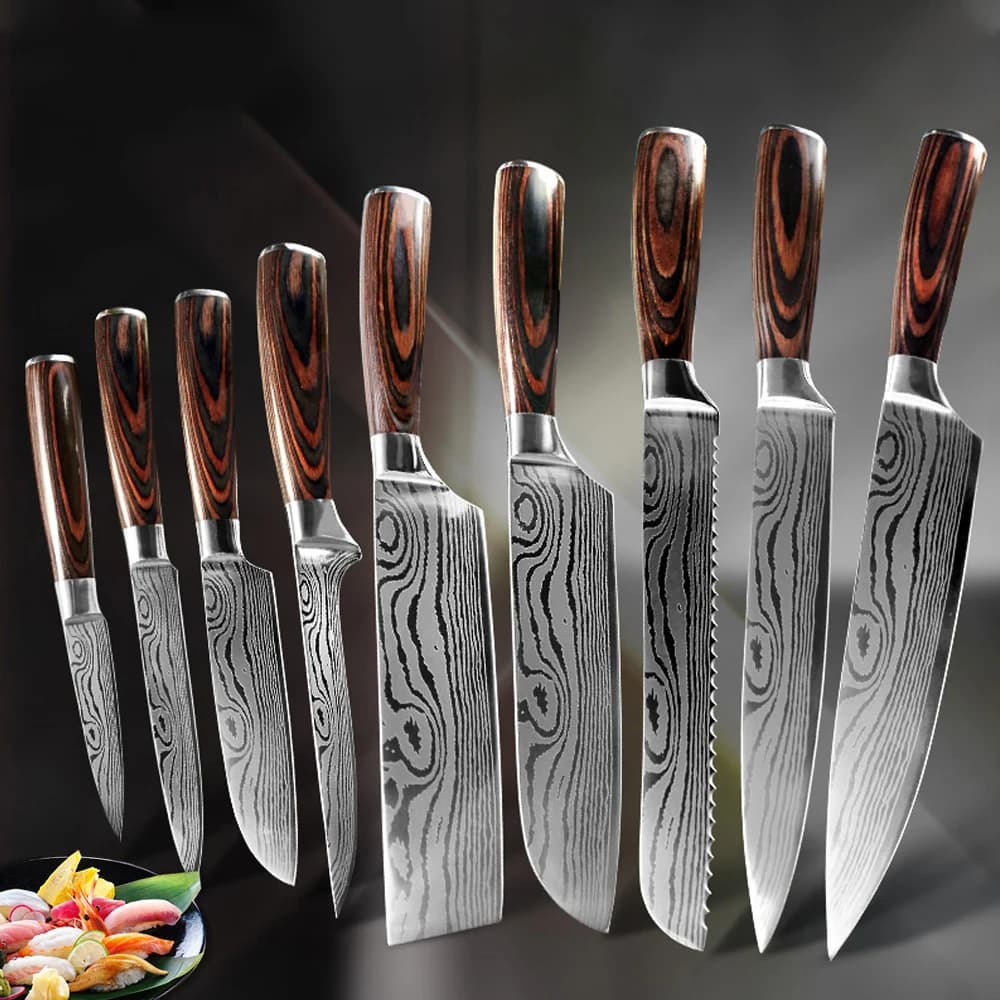 Conjunto de facas de chef com cabos de madeira e lâminas de aço inoxidável, padrão damasco