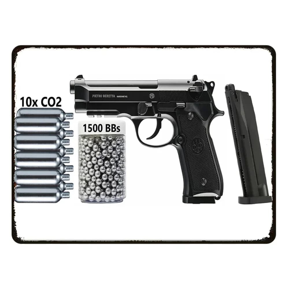 Placa decorativa de metal com tema de pistola vintage, ideal para decoração de parede.