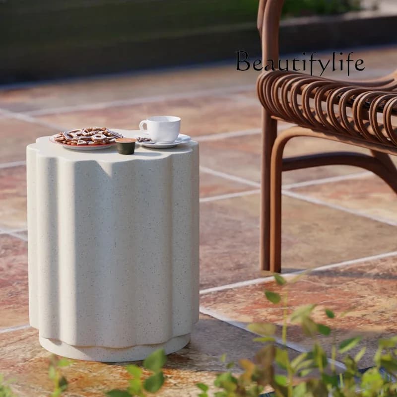 Mesa de centro branca estilo tulipa para decoração de sala de estar