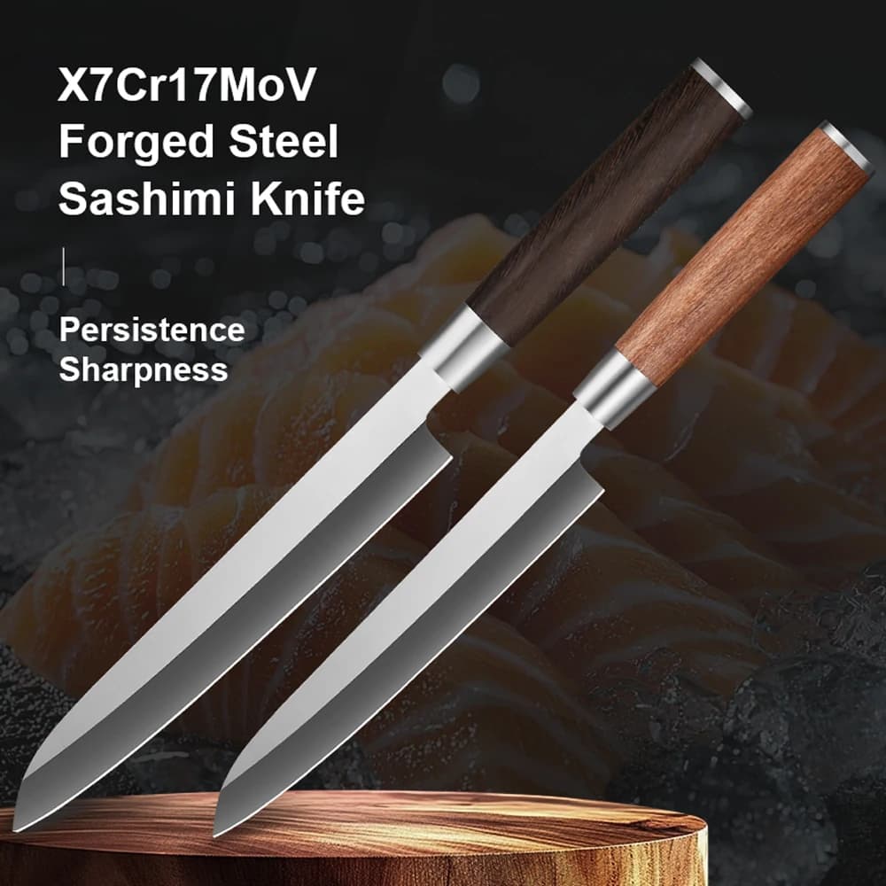 Duas facas de sashimi japonesas com lâminas de 8 polegadas, cabos de madeira e detalhes de metal prateado, sobre fundo escuro com peixe.
