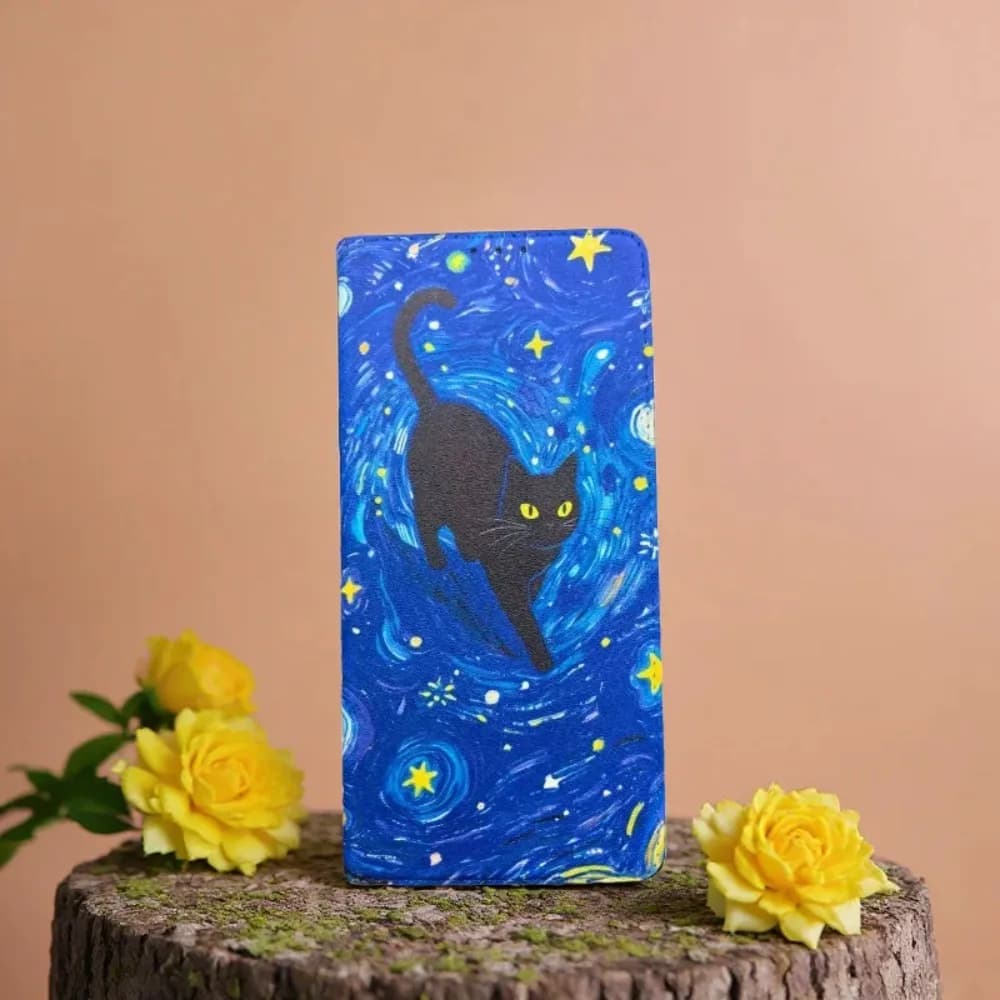 Capa protetora de telefone com estampa de gato preto em céu estrelado