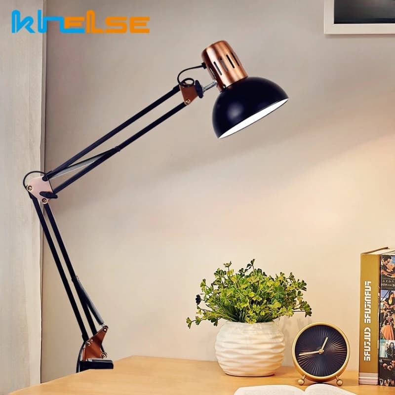 Luminária de mesa LED dobrável industrial com braço oscilante telescópico