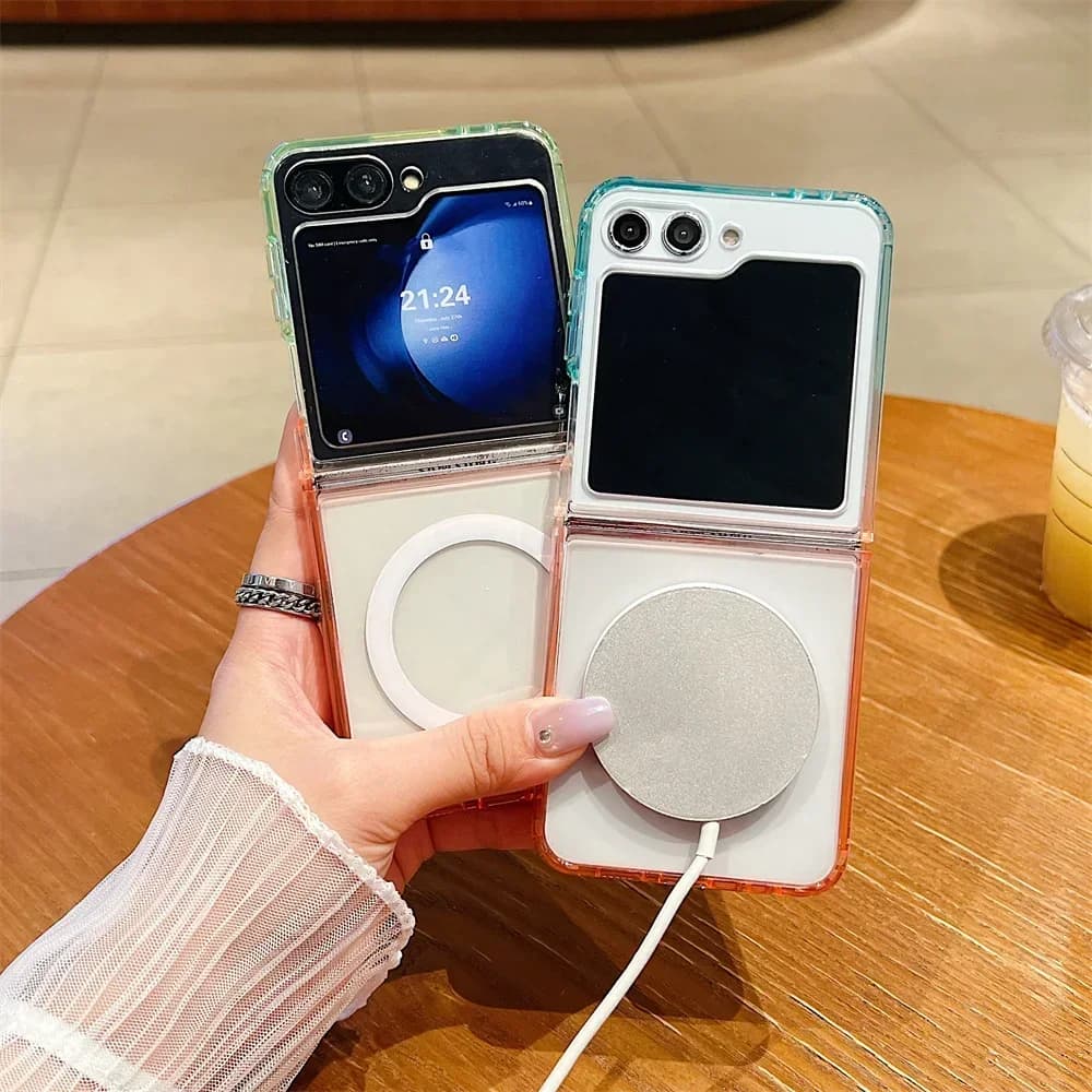 Capas acrílicas transparentes com suporte MagSafe para Samsung Galaxy Z Flip, carregador magnético em uso