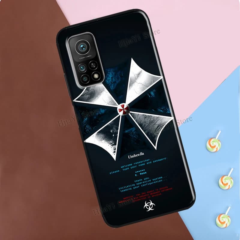 Capa preta para Xiaomi Poco com estampa Umbrella Corporation branca e detalhes em azul e vermelho