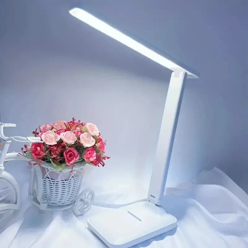 Luminária de mesa LED dobrável branca com luz branca fria e proteção ocular, recarregável via USB