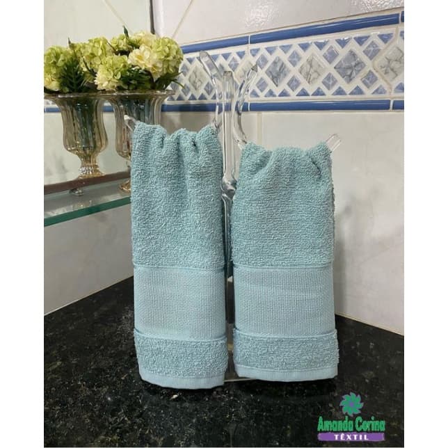 kit toalha de Banho + toalha de rosto M. felpuda com barra de bordar. toalha de Banho com 65 x 120 cm e a de rosto com 40 x 60 cm.