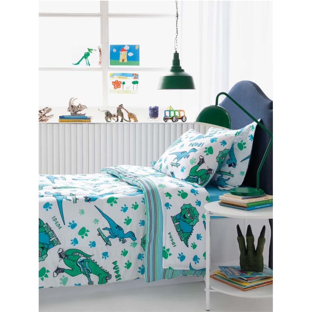 Quarto infantil com edredom e lençol de dinossauros