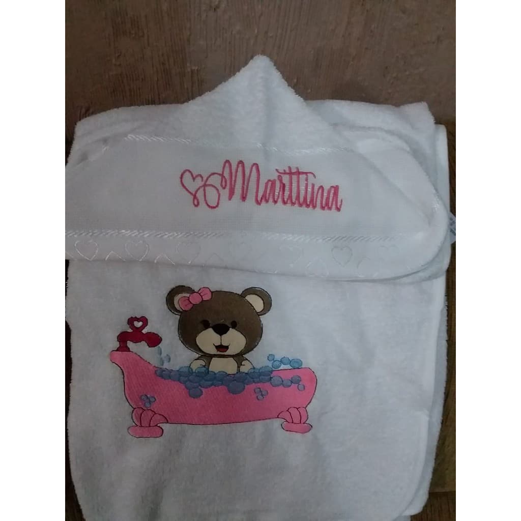 Toalha de banho personalizada com capuz para bebê com nome bordada
