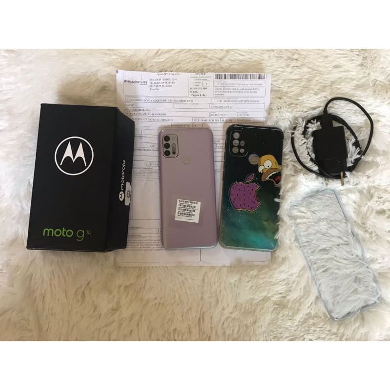 Foto do Moto G10 Completo com smartphone, caixa, carregador, capa e manual