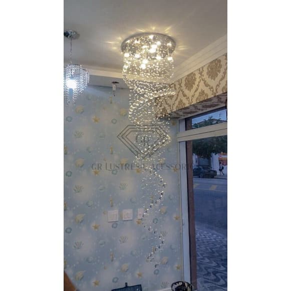 Lustre Pé direito para escada alto em critais