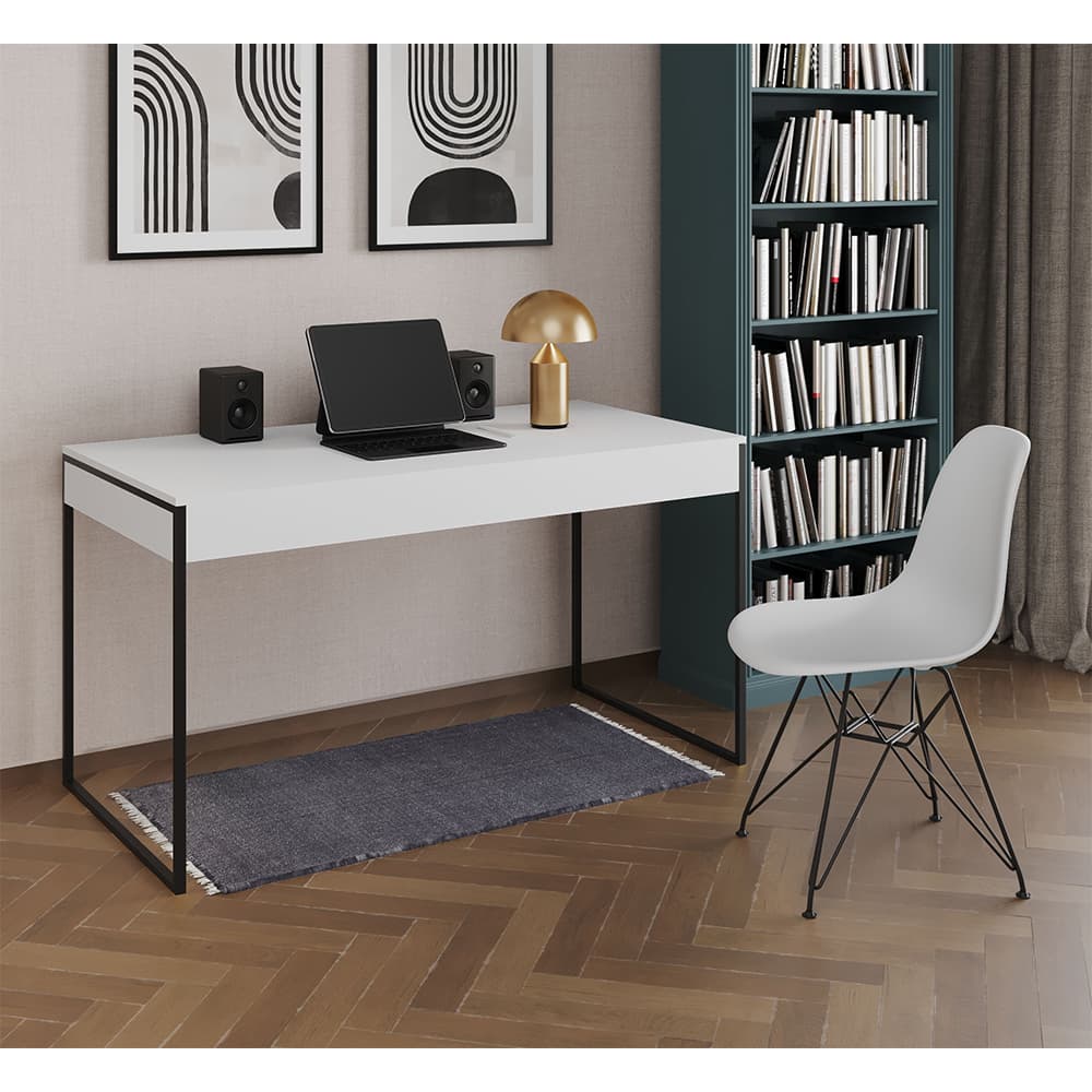 Escrivaninha Industrial Escritório Malta Branca 137x53cm Com 1 Cadeira Eames Eiffel Branca Base Ferr